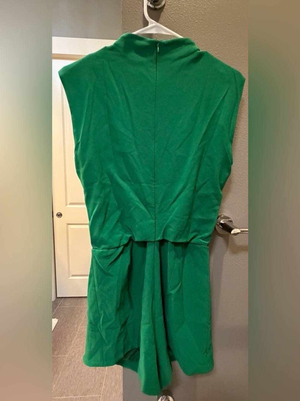 Commense Emerald Green Sleeveless Romper with Structured Shoulders - Picture 4 of 4